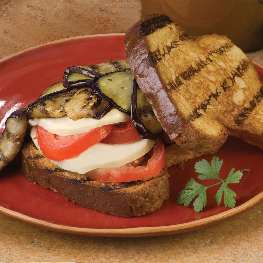 Lioni Latticini Fresh Mozzarella in Water, 1lb Balls 3