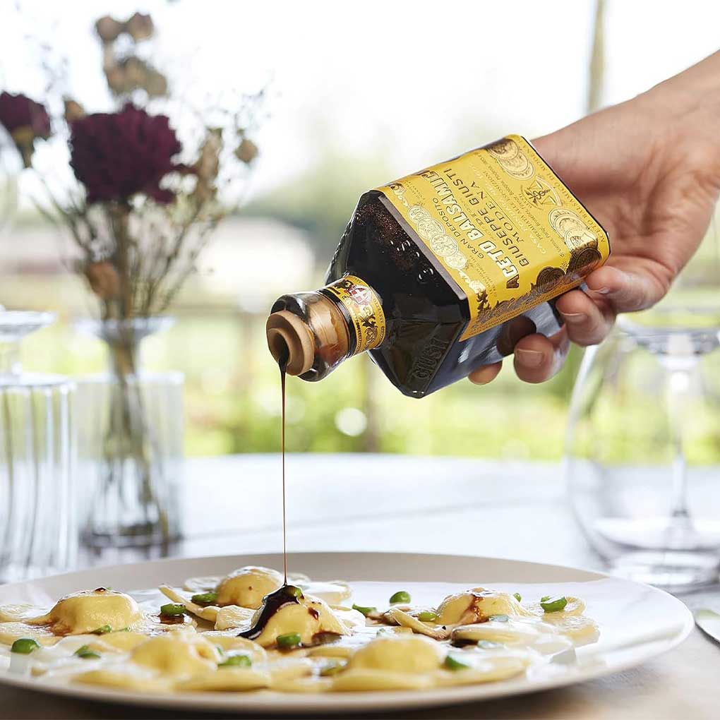 Giuseppe Giusti 4 Gold Medals Balsamic Vinegar of Modena in Gift Box 2