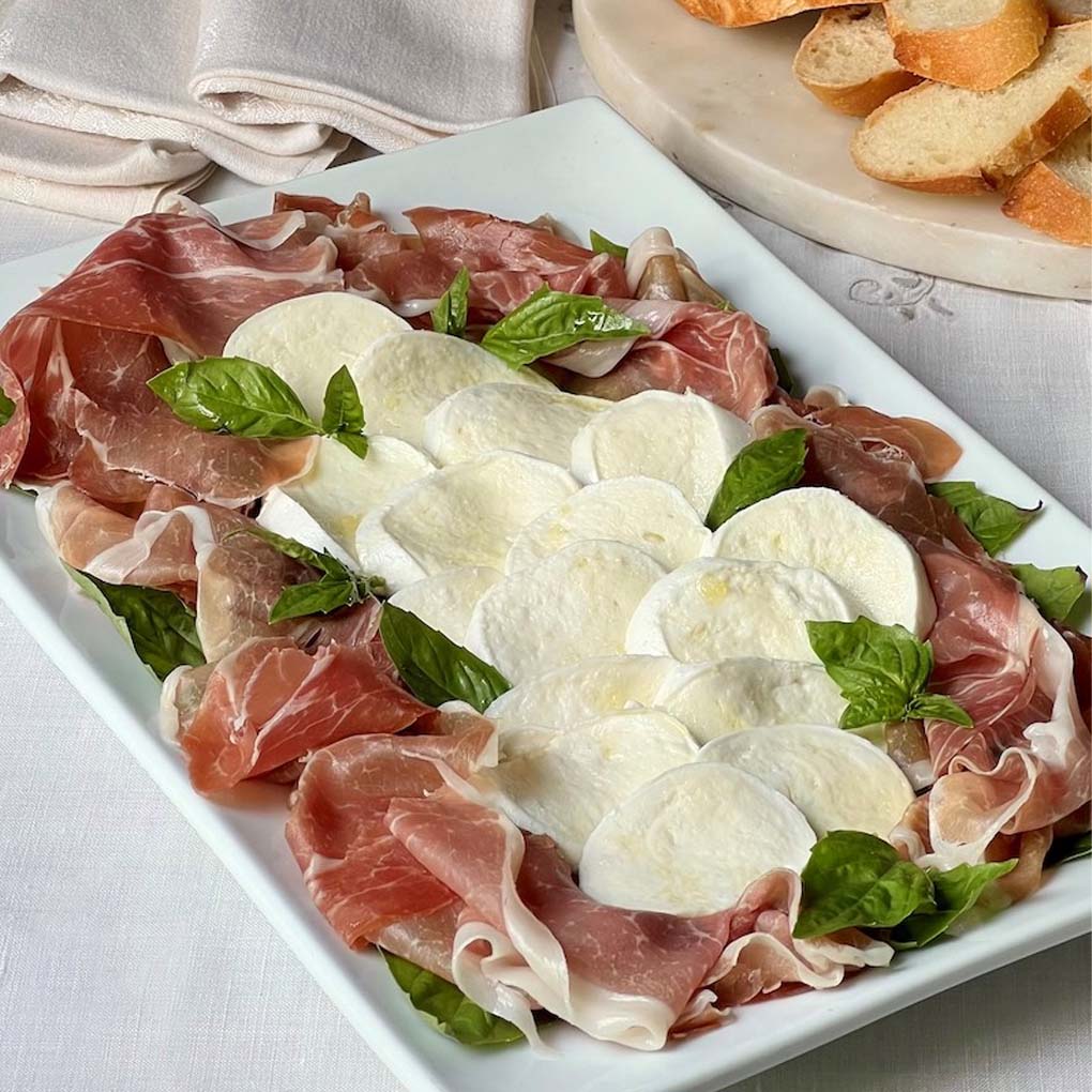 Lioni Latticini Buffalo Milk Mozzarella, 4oz Balls 3