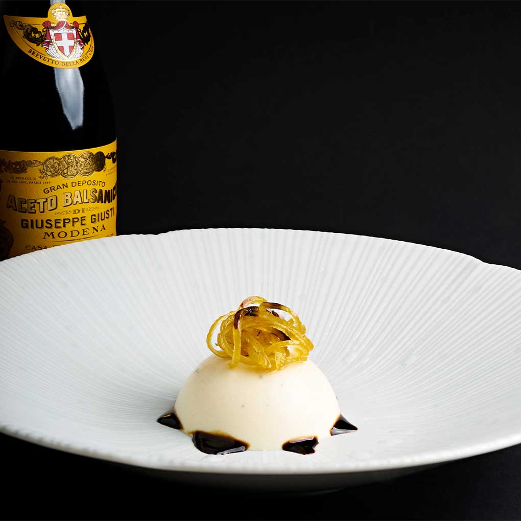 Giuseppe Giusti 4 Gold Medals Balsamic Vinegar of Modena in Gift Box 2